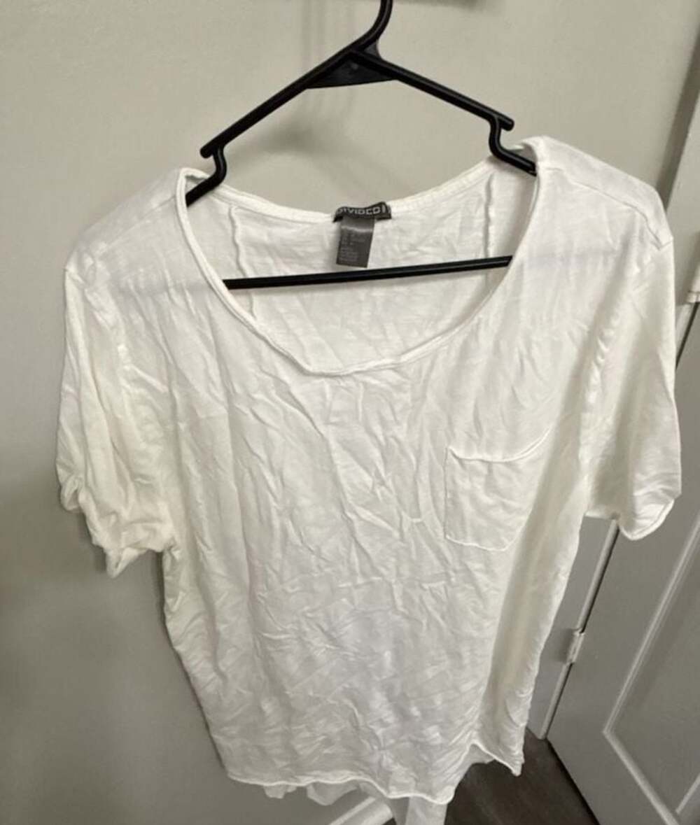 H&M Divided White Slub Knit Pocket T-Shirt